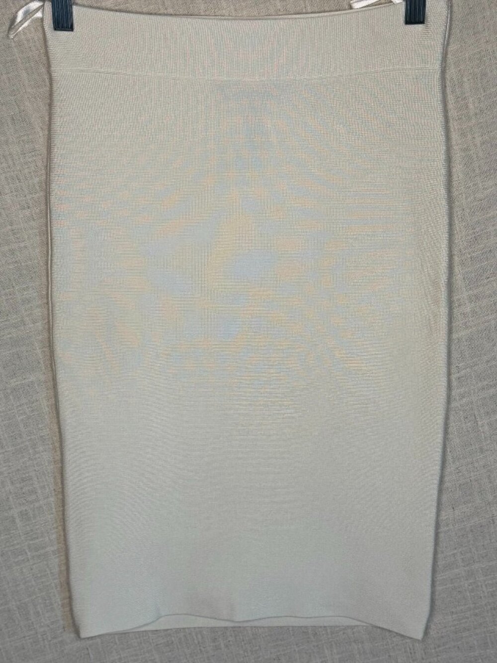 BCBGMAXAZRIA cream bandage pencil skirt in women’s size Medium